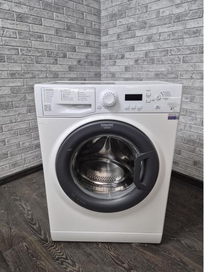 Стиральная машина HOTPOINT-ARISTON VMUF 501 B 